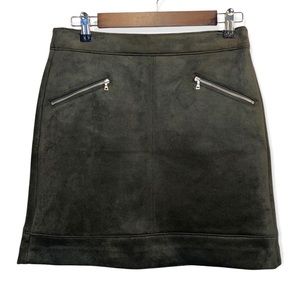 LOFT Olive Green Faux Suede Skirt With Zip Pockets Size 4